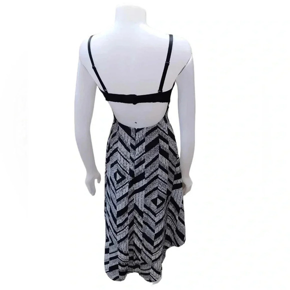 Guess Sleeveless Halter Hi Lo Black & White  Dress Size 4 - Picture 2 of 11